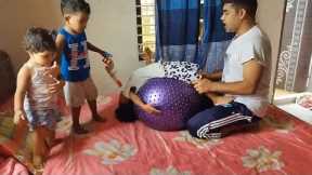 Kids sit up exercise with funny daddy    Health and fitness    Exercise part 2